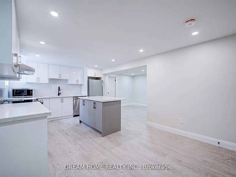 23 Manorcrest St #LOWER — Photo 5