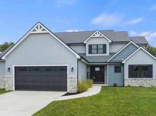 13416 Stone Table Blvd, Fort Wayne, IN 46845