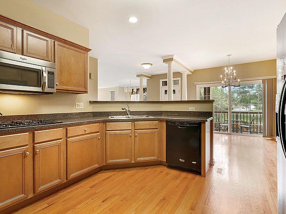 2nd image of 2304 Medinah Ct