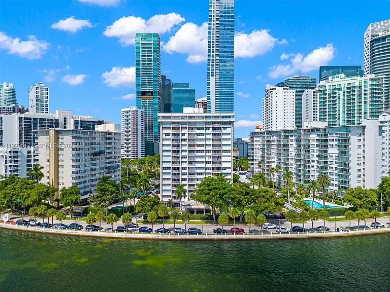 1420 Brickell Bay Dr #1401A — Photo 47