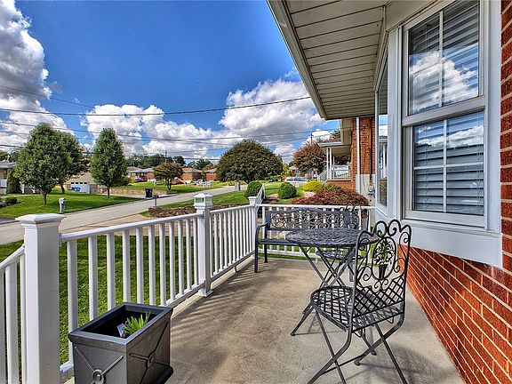 3rd image of 305 Donna Dr
