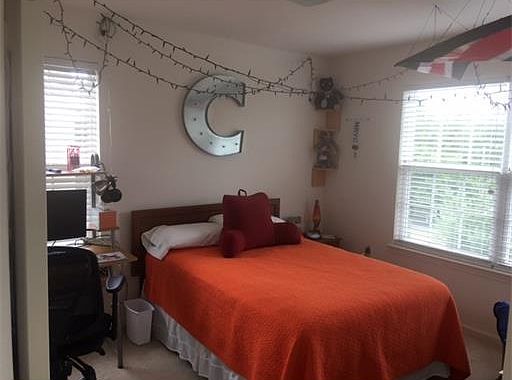 5th image of 2343 Berkshire Ln