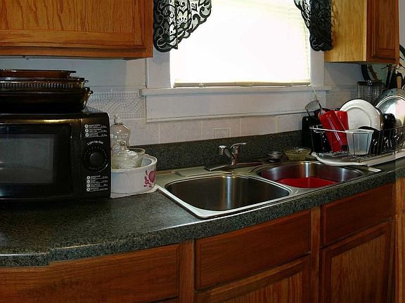 And still more kitchen ...