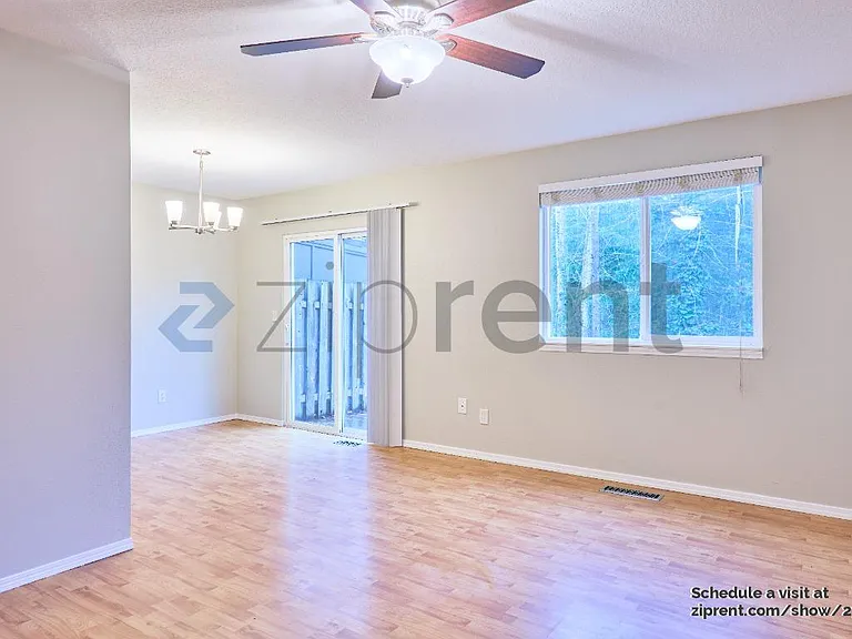 43 SW 206th Ave — Photo 2