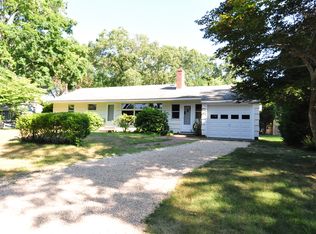 18 Munchogue Dr, Sag Harbor, NY 11963