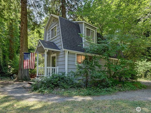 2nd image of 5618 NE Arrowhead Place