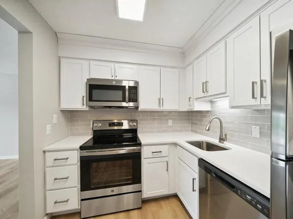 Gleason Lake, 155 Gleason Lake Rd APT 203, Wayzata, MN 55391