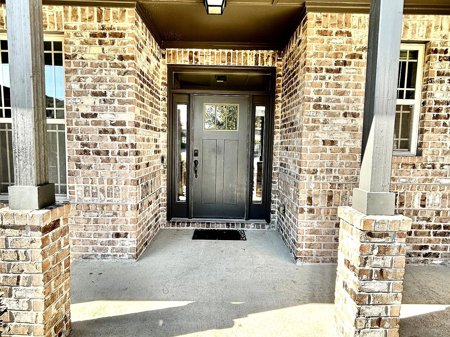 5 bed, 3.5 bath, 3191 sqft, $2,900 — Photo 2