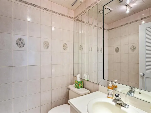 154-45 Riverside Drive image 15 of 38