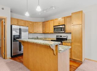 1155 Ford Rd APT 406, Saint Louis Park, MN 55426