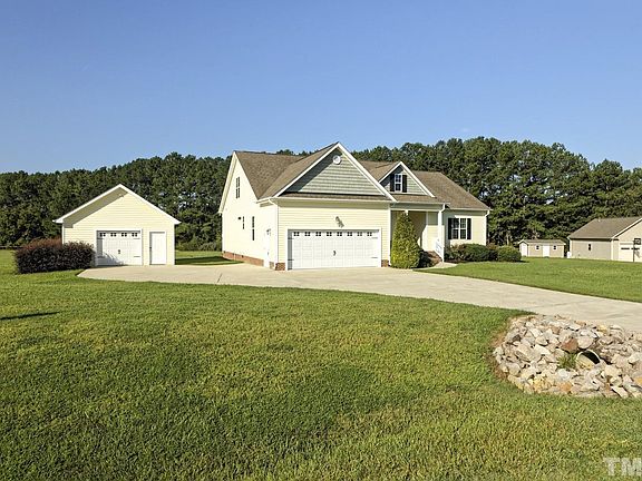 4th image of 46 Old Barn Way