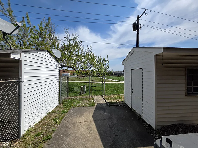 3829 Biscayne Rd — Photo 20
