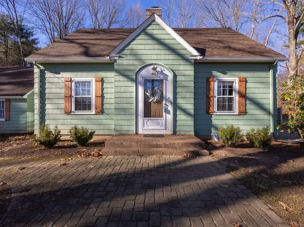 463 Simsbury Road, Bloomfield, CT 06002