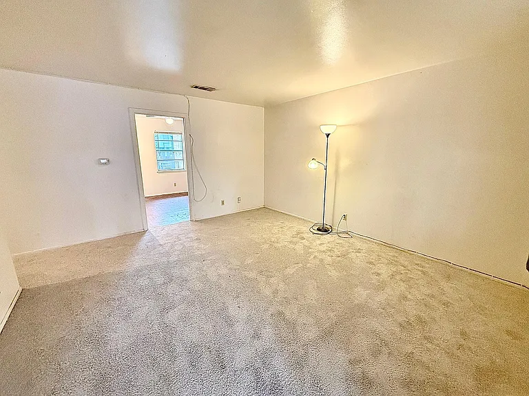 2411 S 5th St #6 — Photo 2
