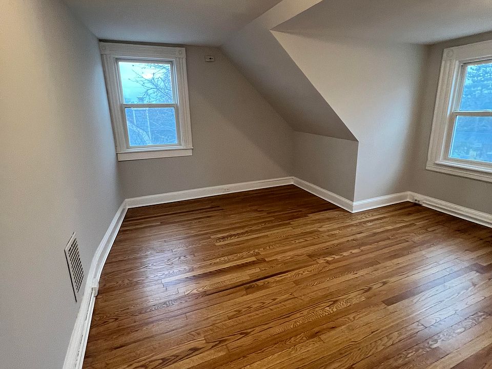 2nd image of 26 Kent Place Blvd APT 5
