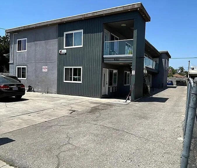 6821 Ben Ave — Photo 11