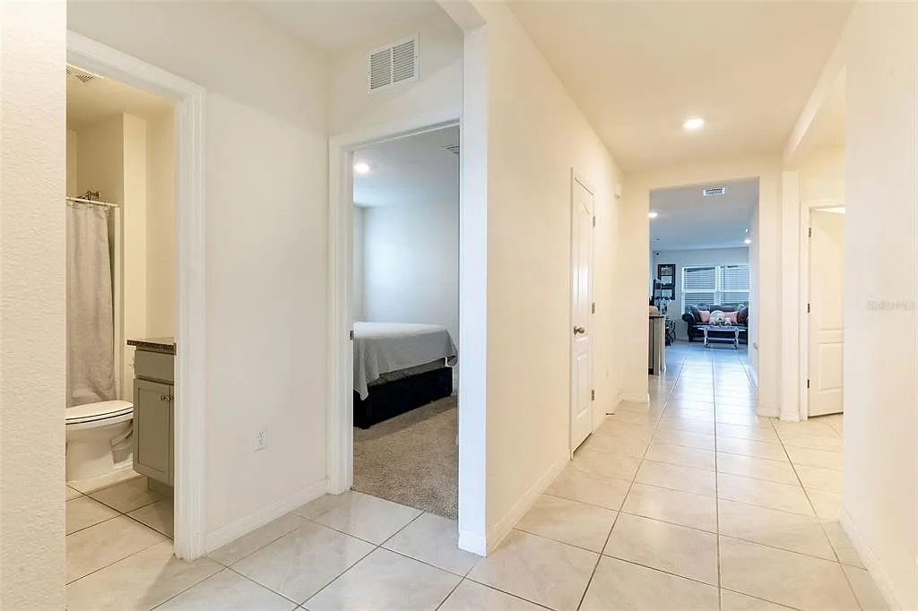 4 bed, 2.0 bath, 1846 sqft, $2,500 — Photo 3