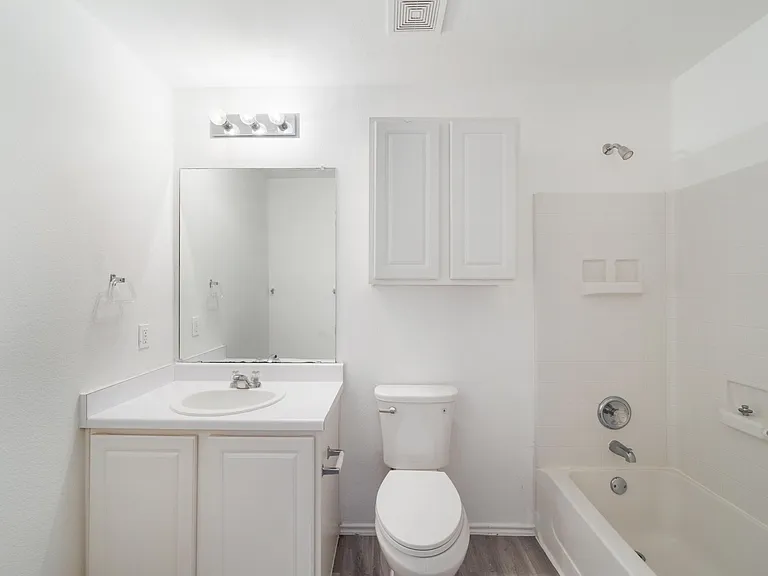 314 Phillips St — Photo 14