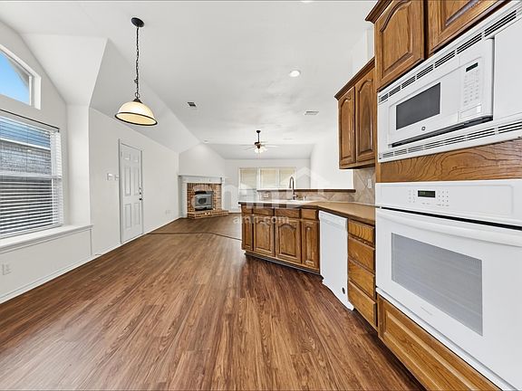 4th image of 6308 Fall River Dr