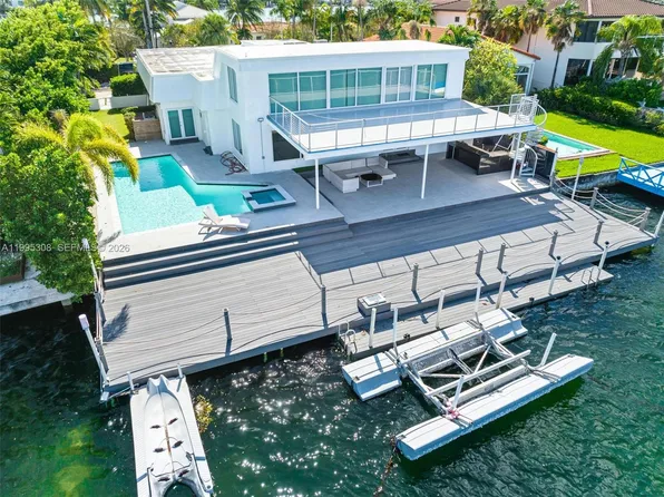 1055 Stillwater Dr, Miami Beach, FL 33141