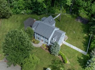 17 Knapton Hill Rd, Mendham, NJ 07945