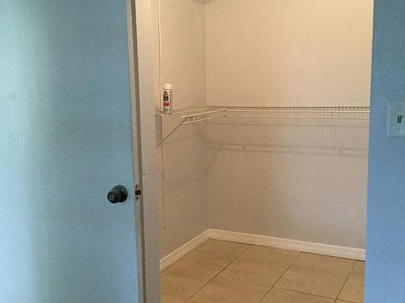 Walk in closet
