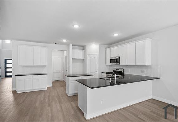 2nd image of 22810 Ephesus Ave