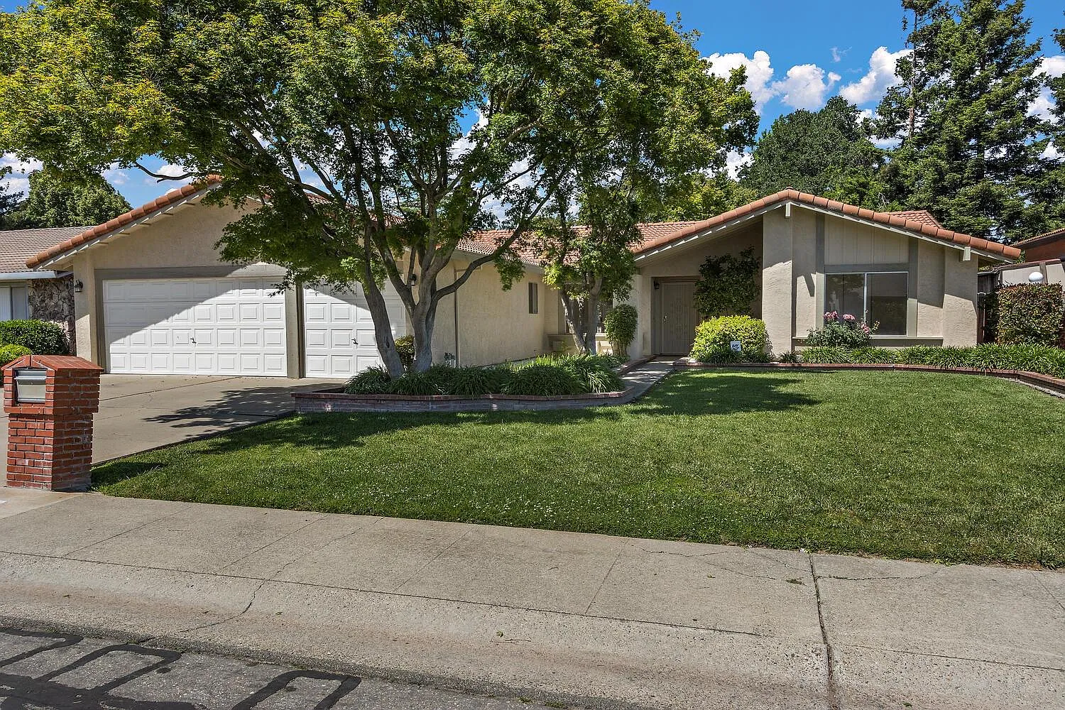 28 Shady River Cir photo 1