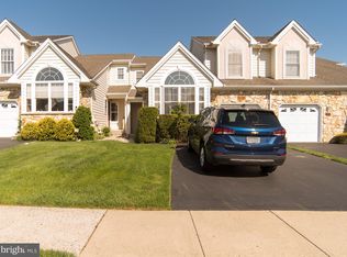 17 Grandview Dr, Ivyland, PA 18974