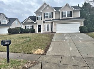 10022 Atkins Ridge Dr, Charlotte, NC 28213