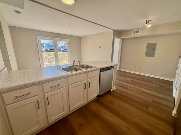 6700 Whispering Oak Pl APT 1, Memphis, TN 38120