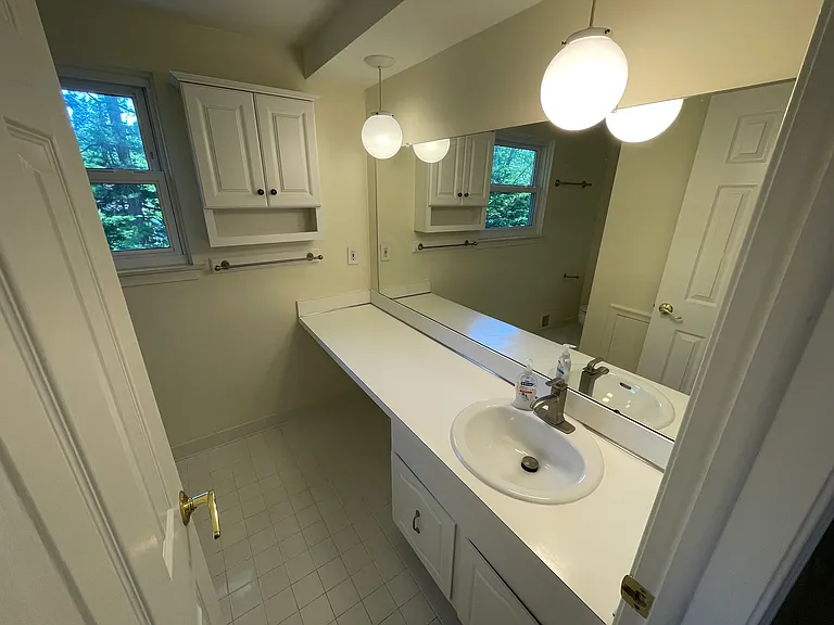 2366 Eaton Gate Rd — Photo 17