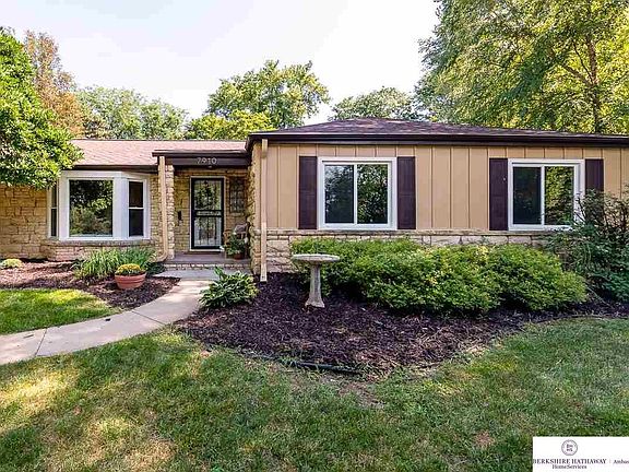 3rd image of 7910 Shirley Cir