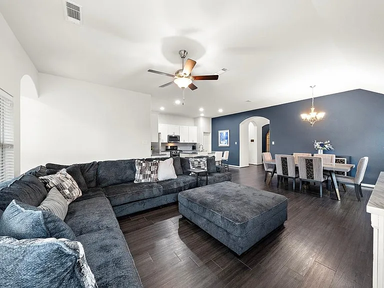 23706 Via Viale Dr — Photo 4