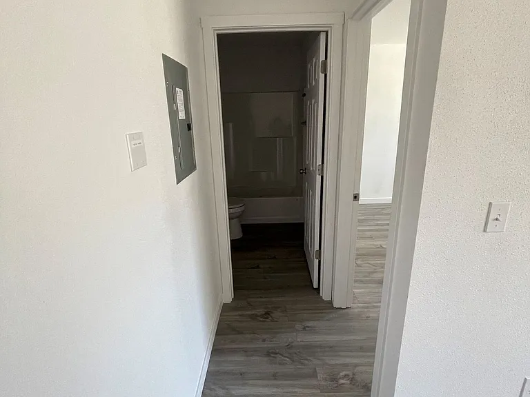 325 W 1st Ave — Photo 6