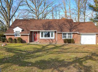 17 Lake Ave, Williamstown, NJ 08094
