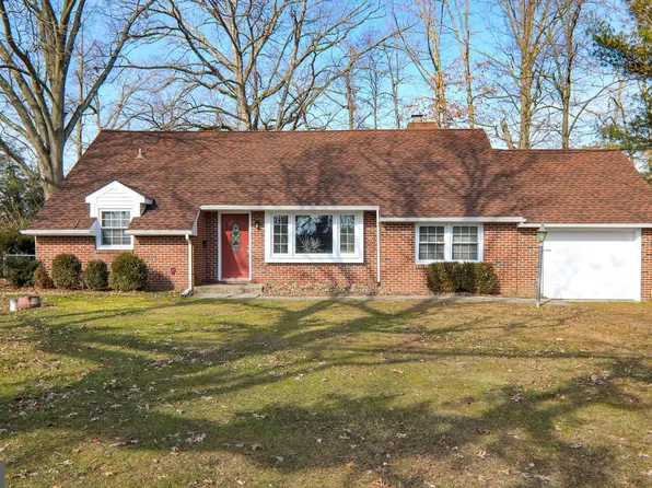 17 Lake Ave, Williamstown, NJ 08094