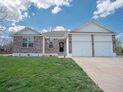 724 Lakeview Dr, Grain Valley, MO, 64029