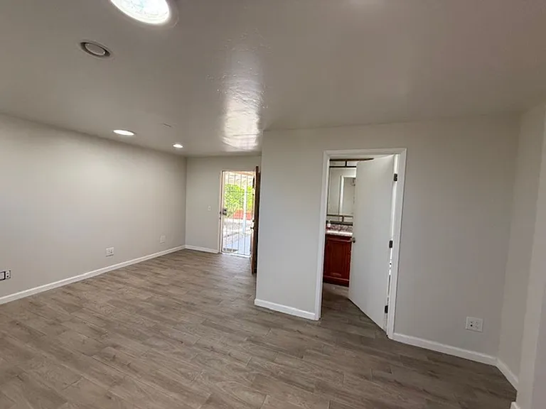334 Roanoke Rd — Photo 9