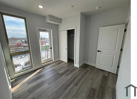 2 bed, 700 sqft, $1,750 — Photo 4