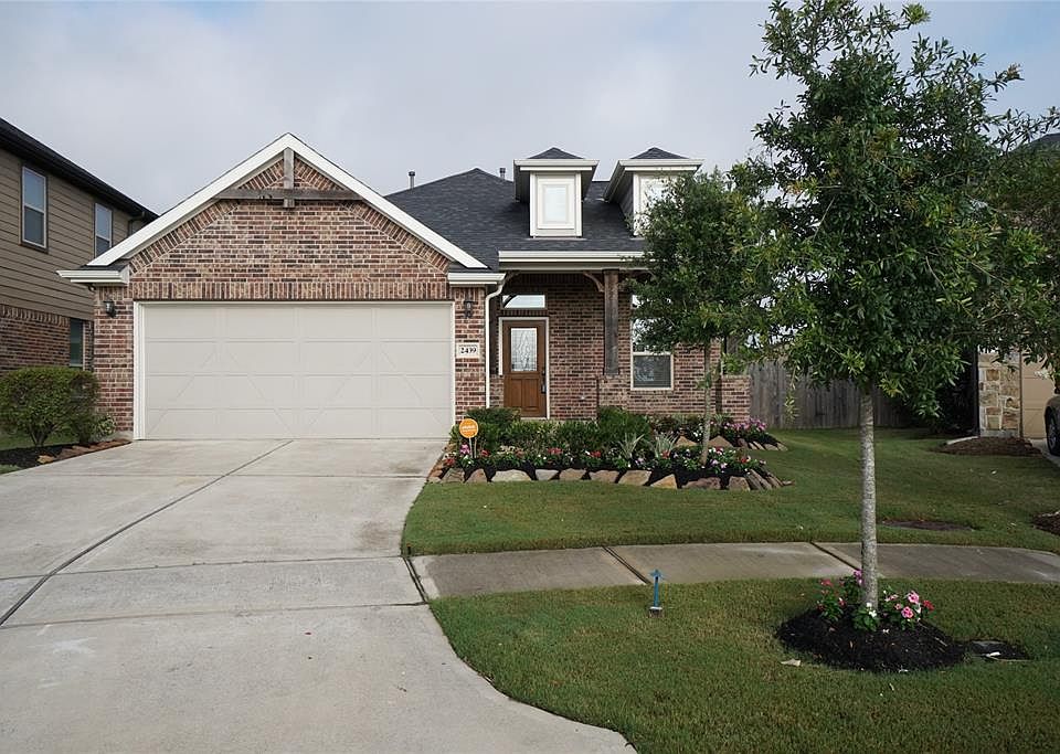 1st image of 2439 Village Lakes Dr