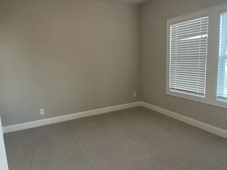 1112 Knoxboro Ln — Photo 12