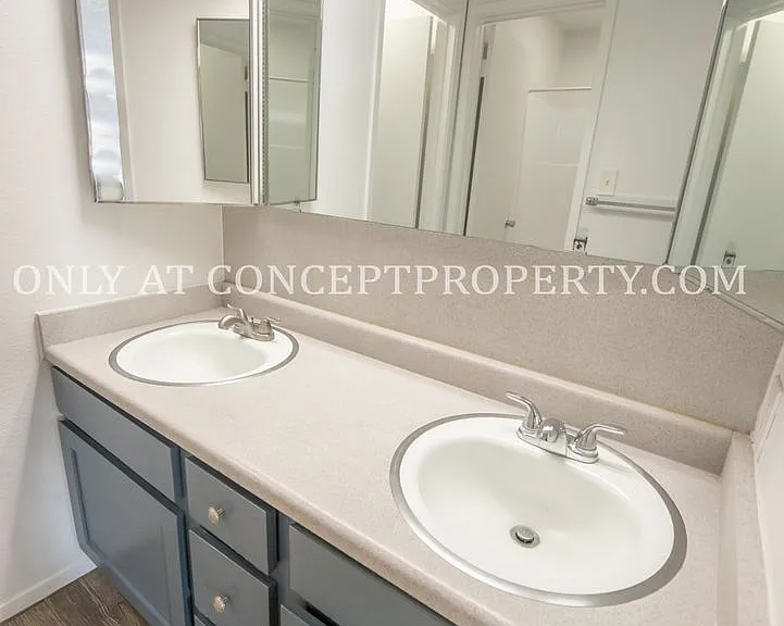 Foothill Terrace — Photo 276