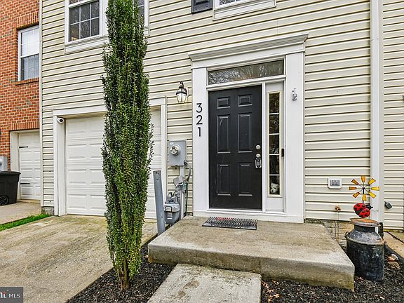 3rd image of 321 Betty Ct