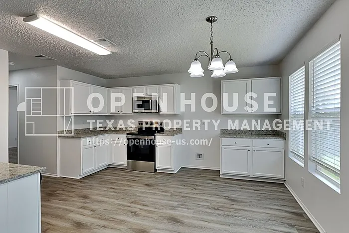 7900 Canoe Ridge Ln — Photo 7