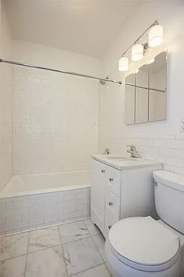 Rented by Domus Realty | media 27