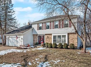 1007 Juniper Pkwy, Libertyville, IL