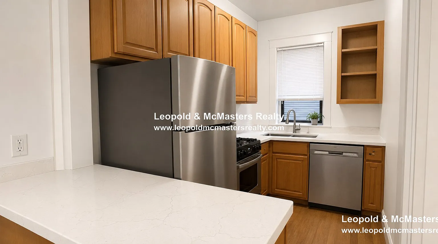 2 bed, 900 sqft, $2,500 — Photo 2