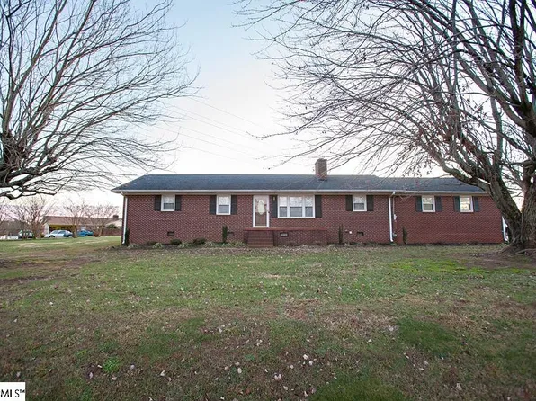 100 Roscoe Dr, Greer, SC 29651