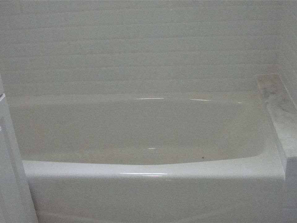 2nd image of 26 Bedford Park Blvd E APT A5